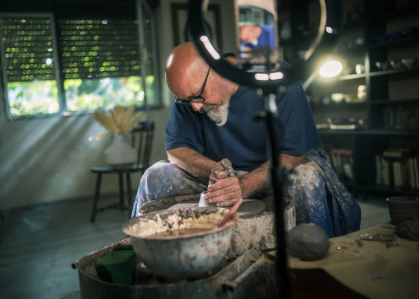 istock sculpture teacher streaming live an online lesson 1591219794