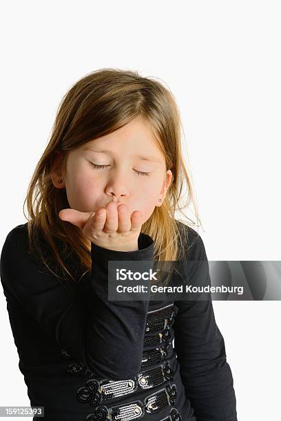 Criança Loiro Kisses Dar A Mão - Fotografias de stock e mais imagens de Alegria - Alegria, Aluna, Aluno de Jardim de Infância