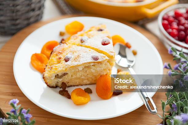 Primo Piano Di Torta Di Formaggio Con Albicocca E Uvetta - Fotografie stock e altre immagini di Albicocca