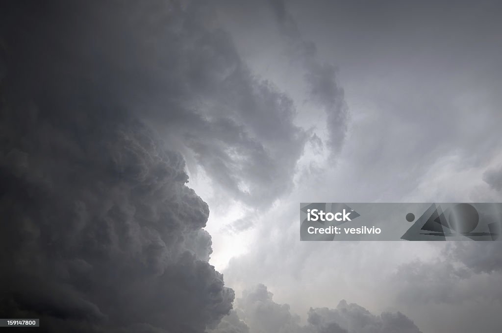 Chmura burzowa - Zbiór zdjęć royalty-free (Bez ludzi)