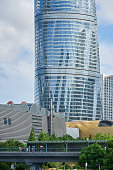 touristen-vor-wolkenkratzern-in-lujiazui-shanghai.jpg?b=1&s=170x170&k=20&c=nH5eejsCX0NLJj7bce_QfwjzOVBfyKCDtt_LFtJy1ik=