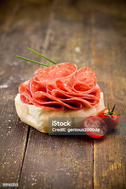 Salame Panino - Fotografie stock e altre immagini di Alimentazione sana - Alimentazione sana, Cibo, Close-up