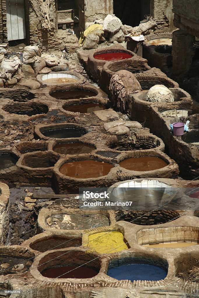 Maroc, Fès: Traditionnelle marocaine tanneries espagnoles en cuir - Photo de Afrique du Nord libre de droits