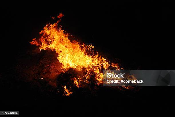 Огонь — стоковые фотографии и другие картинки Абстрактный - Абстрактный, Гореть, Горизонтальный