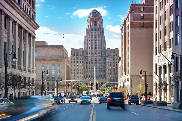 buffalo city hall i jego okolicy. - rush hour zdjęcia i obrazy z banku zdjęć