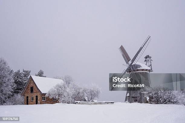 Moinho De Vento - Fotografias de stock e mais imagens de Inverno - Inverno, Usedom, Arquitetura