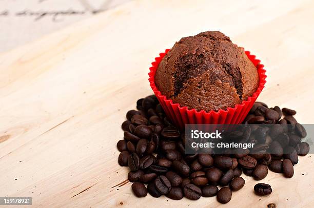 Bollo Con Una Mesa De Café Foto de stock y más banco de imágenes de Alimento - Alimento, Café - Bebida, Cerca de