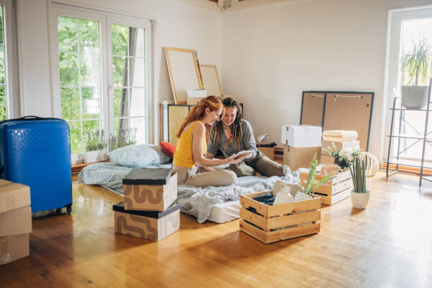 istock Couple in their new home 1591826754
