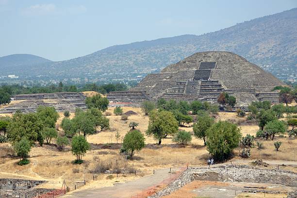 istock Teotihuacan Pyramids, Mexico 159191389