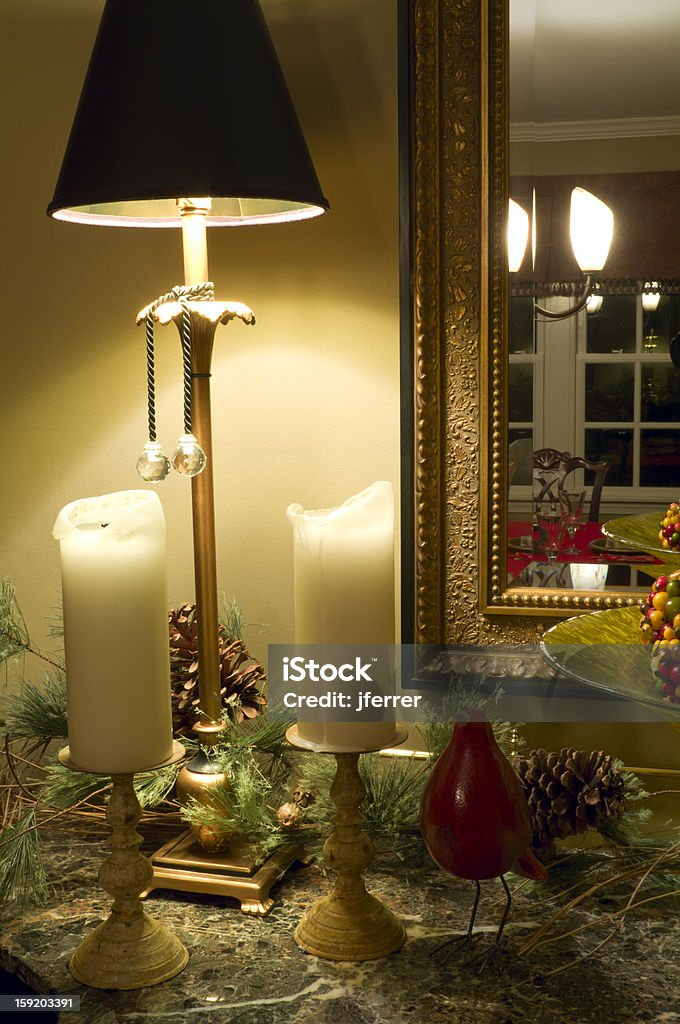 Angolo con lampada e due luci - Foto stock royalty-free di Ambientazione interna