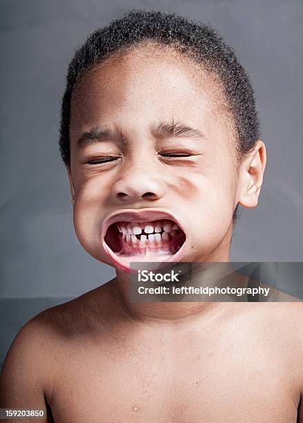 Kleine Junge Making Ugly Gesicht Stockfoto und mehr Bilder von Augen geschlossen - Augen geschlossen, Ein Junge allein, Eine Person