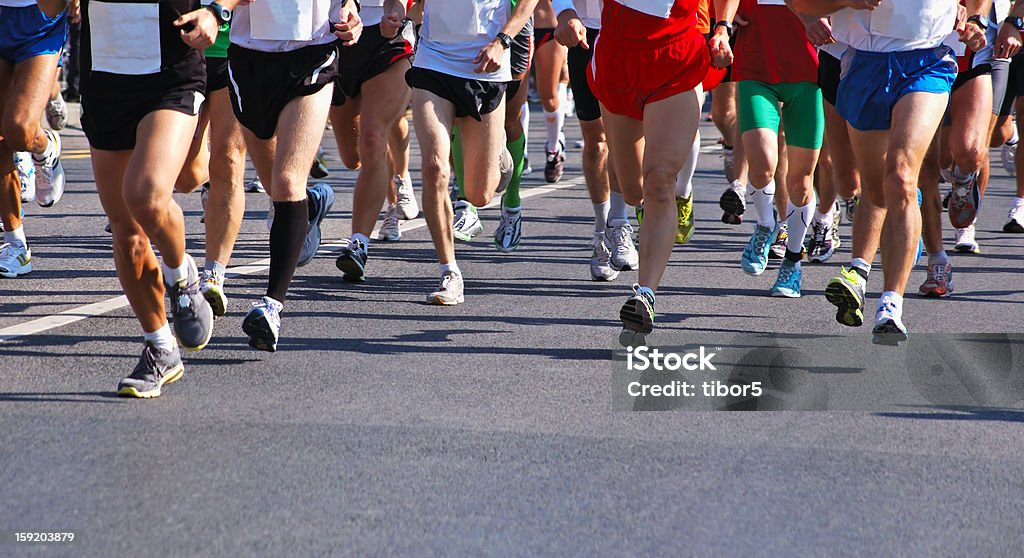 En un maratón corredores - Foto de stock de Aerobismo libre de derechos