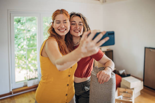 istock Selfie in new home 1592349841
