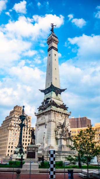 the soldiers and sailors memorial in indianapolis, indiana - soldiers and sailors memorial arch imagens e fotografias de stock