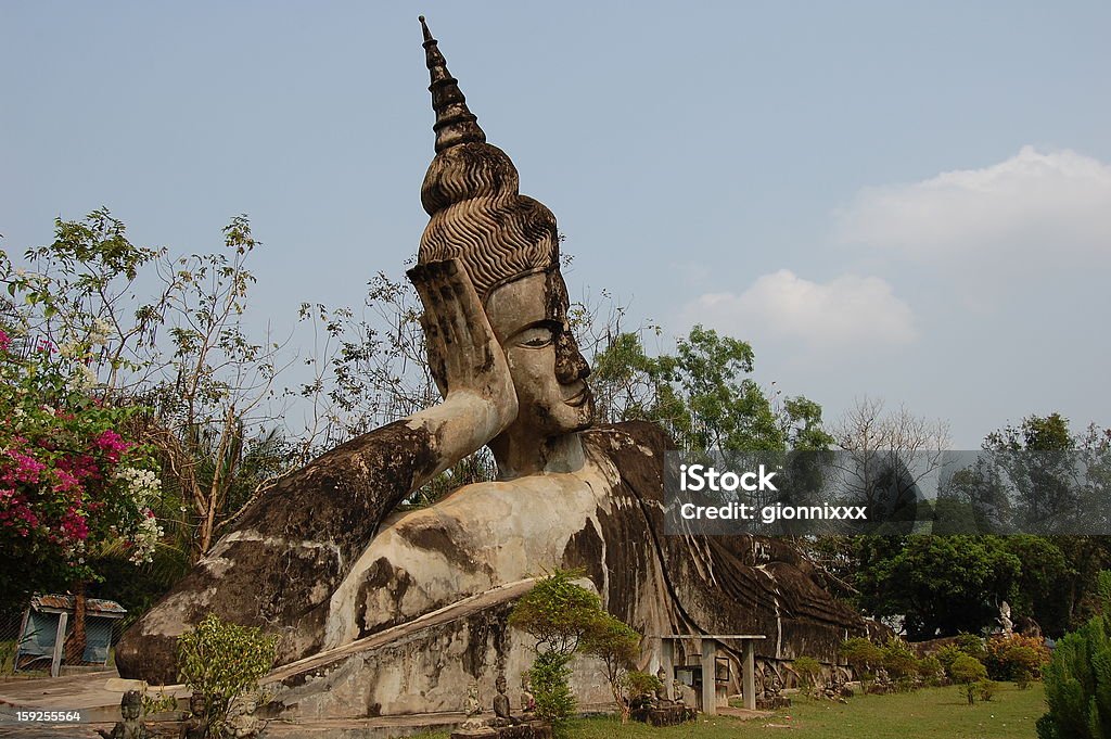 Leżący Budda, Xieng Khuan-Vientiane, Laos - Zbiór zdjęć royalty-free (Azja Południowo-Wschodnia)