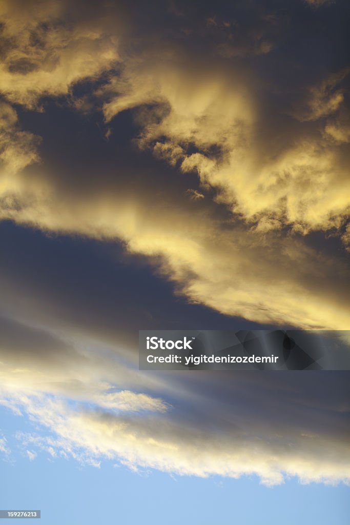 Espectacular nubes de tormenta al atardecer - Foto de stock de Aire libre libre de derechos