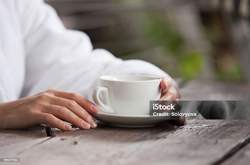 Mulher mãos com copo de chá de manhã, - Royalty-free Adulto Foto de stock