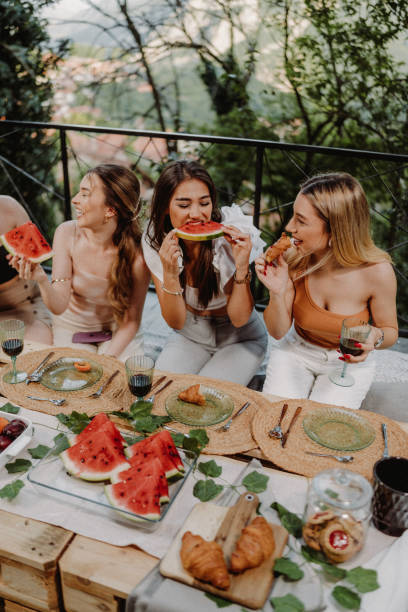 istock Girls celebrating 1592853560
