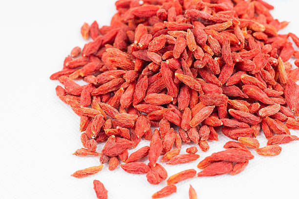 goji suszone owoce - wolfberry berry chinese medicine berry fruit zdjęcia i obrazy z banku zdjęć