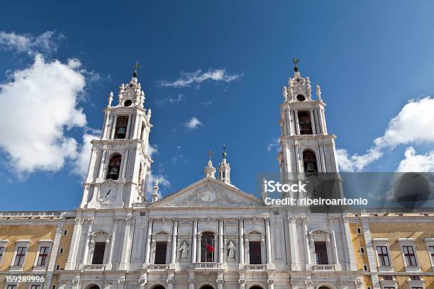 Mafra Convento - Fotografias de stock e mais imagens de Ao Ar Livre - Ao Ar Livre, Arquitetura, Barroco