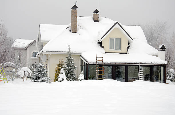 istock private house under snow 159300360