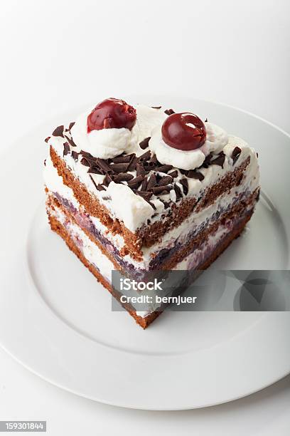 블랙포레스트 케이크 블랙포레스트 케이크에 대한 스톡 사진 및 기타 이미지 - 블랙포레스트 케이크, 케이크, 접시