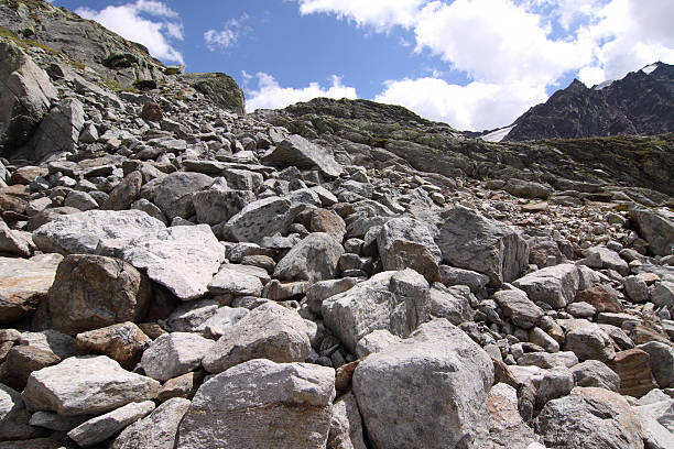 높은 산 - tirol rock gravel mountain peak 뉴스 사진 이미지