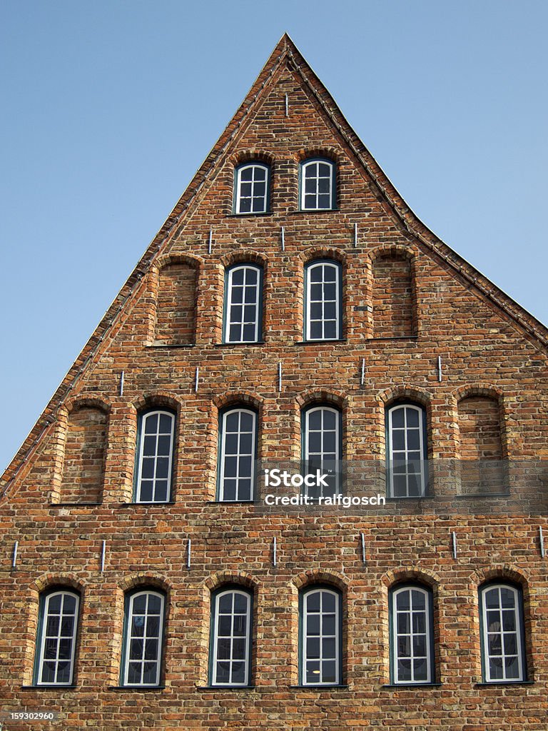 Sal Detalhe de um antigo prédio de armazenamento de Lübeck, Alemanha - Foto de stock de Alemanha royalty-free