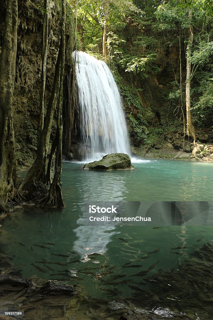 Cascada en parque nacional de Erawan - Foto de stock de Agua libre de derechos