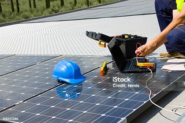 Sun Energie Stockfoto und mehr Bilder von Computer - Computer, Drahtlose Technologie, Elektrizität