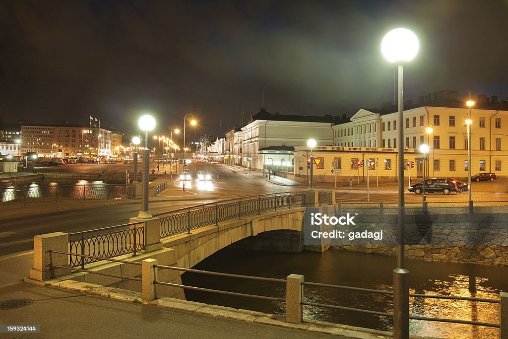 Vista de Helsinki por la noche - Foto de stock de Calle libre de derechos