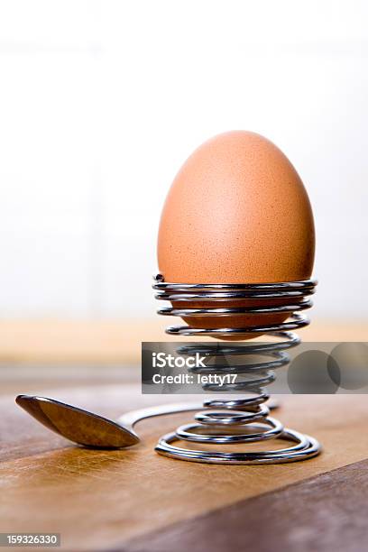 Яйцо Завтрак — стоковые фотографии и другие картинки Варёное яйцо - Варёное яйцо, Подставка для яиц, Без людей