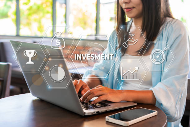 istock Businesswoman with a modern visual screen global network connection Graph analyzing financial growth and investment data planning concept 1593393318
