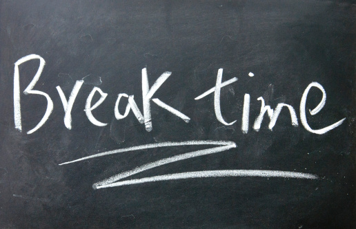 break time sign written with chalk on blackboard