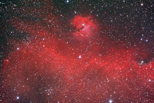 nebulosa a emissione ic2177 in monoceros e canis major - h major foto e immagini stock