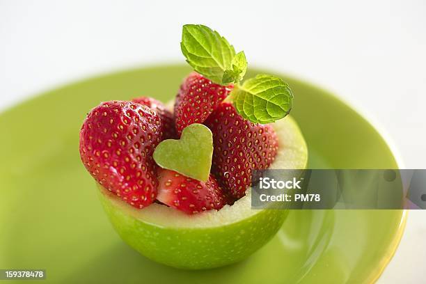 Dessert Con Fragole Apple - Fotografie stock e altre immagini di Alimentazione sana - Alimentazione sana, Cibo, Colore verde