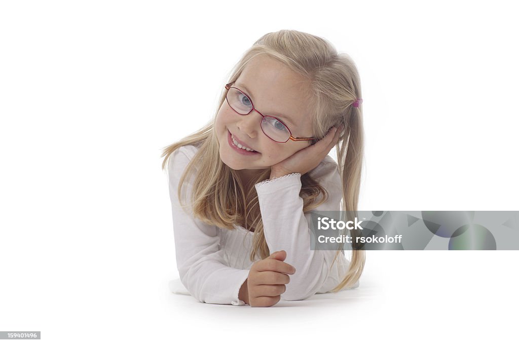 Bambina indossa occhiali da vista - Foto stock royalty-free di Bambine femmine