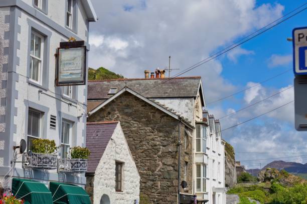 istock street in the town 1594125018