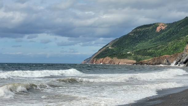 istock Big Waves on the Cliff of the Cap-Rouge (1) 1594158251