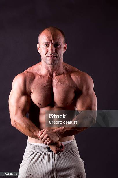 Bodybuilder Foto de stock y más banco de imágenes de Abdomen - Abdomen, Abdomen humano, Actividad