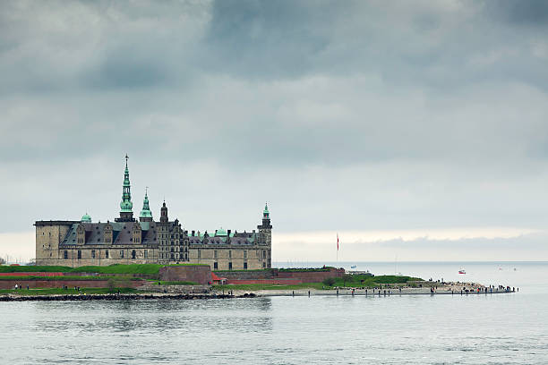 castelo de kronborg - kronborg castle imagens e fotografias de stock