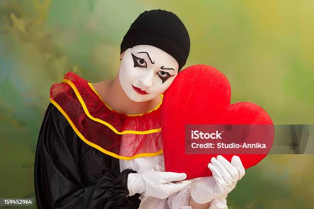 Triste Valentine Pierrot Foto de stock y más banco de imágenes de Actuación - Representación - Actuación - Representación, Actuar, Adulto