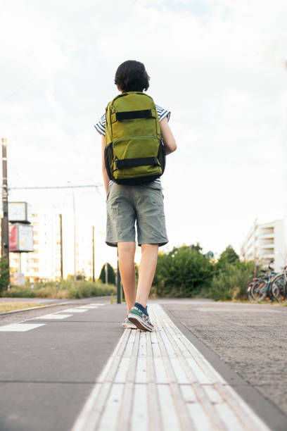 istock Teenager going back to school 1595835034