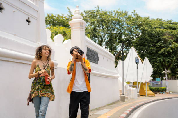 istock Couple on a memorable city sightseeing vacation. 1596164367