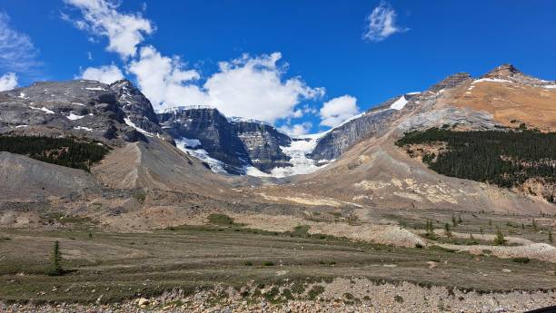 istock Canadian Rockies 1597426194