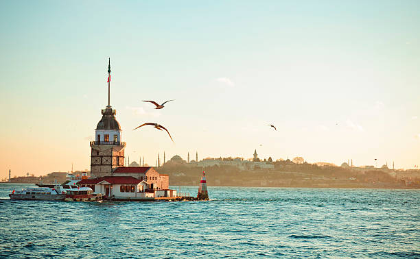 Maiden's Tower / Kiz kulesi XXXL The Maiden's Tower , also known in the ancient Greek and medieval Byzantine periods as Leander's Tower, sits on a small islet located at the southern entrance of Bosphorus strait 200 m off the coast of Uskudar in Istanbul, Turkey. sultanahmet district photos stock pictures, royalty-free photos & images