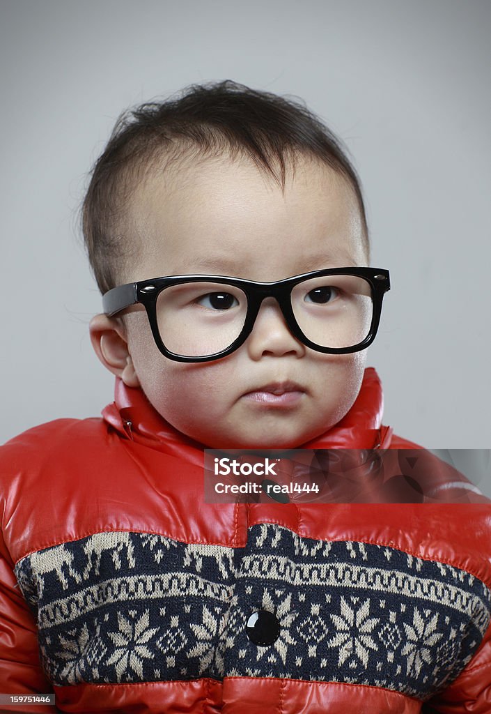 Niño usando gafas - Foto de stock de 12-17 meses libre de derechos