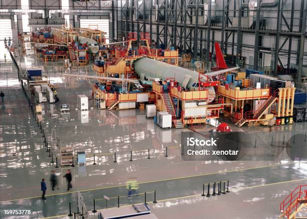 Flugzeuge Montage Line Stockfoto und mehr Bilder von Flugzeug - Flugzeug, Baugewerbe, Fließbandfertigung