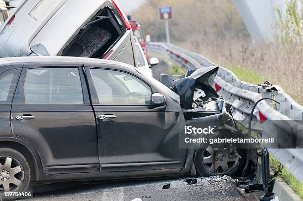 Wypadek Samochodowy - zdjęcia stockowe i więcej obrazów Wypadek samochodowy - Wypadek samochodowy, Wypadek, Nieszczęście