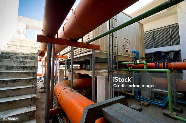 Set Di Torri Di Raffreddamento In Sistemi Di Condizionamento - Fotografie stock e altre immagini di Oleodotto